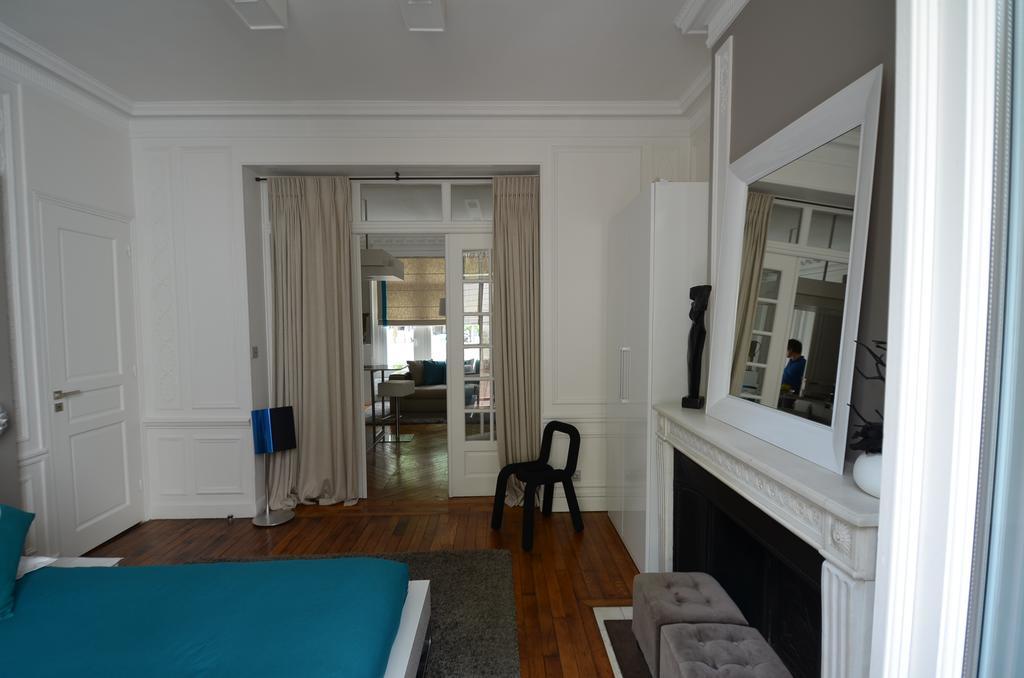 Le Jardin De Rochegrosse Bed & Breakfast Paris Exterior photo